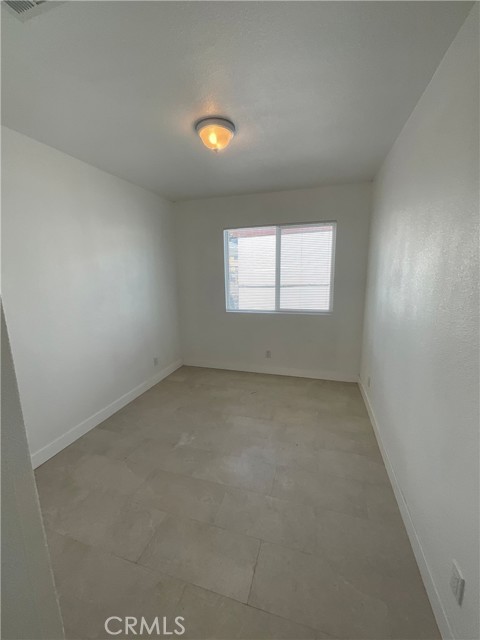 Detail Gallery Image 6 of 13 For 17371 Queens Ln #105,  Huntington Beach,  CA 92647 - 3 Beds | 2 Baths