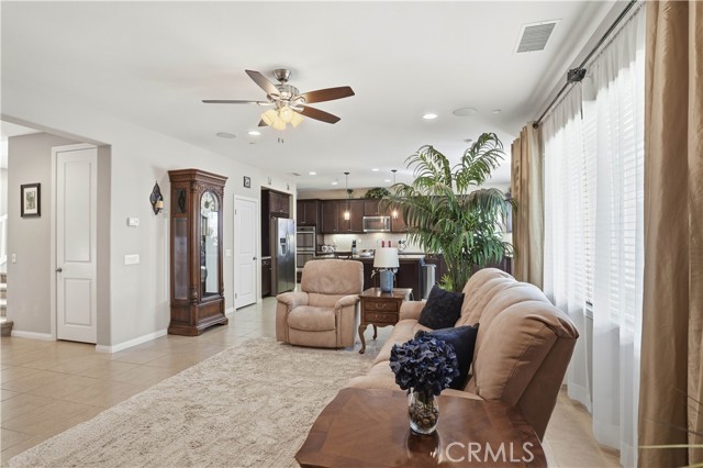 Detail Gallery Image 13 of 62 For 28079 Millstream Ct, Menifee,  CA 92585 - 4 Beds | 3 Baths