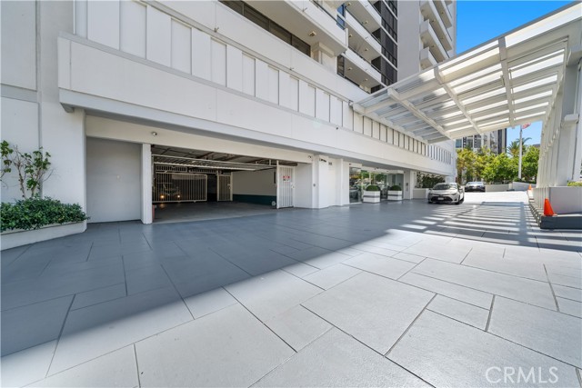 Detail Gallery Image 4 of 45 For 10660 Wilshire Bld #609,  Los Angeles,  CA 90024 - 3 Beds | 3/1 Baths