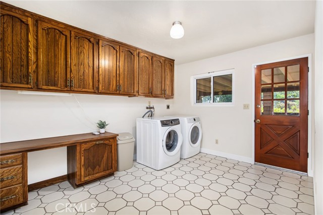 Detail Gallery Image 14 of 49 For 1238 Barbara Dr, Vista,  CA 92084 - 4 Beds | 2 Baths
