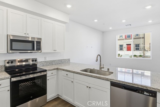 Detail Gallery Image 2 of 18 For 34623 Ciruela Ave, French Valley,  CA 92596 - 3 Beds | 2/1 Baths