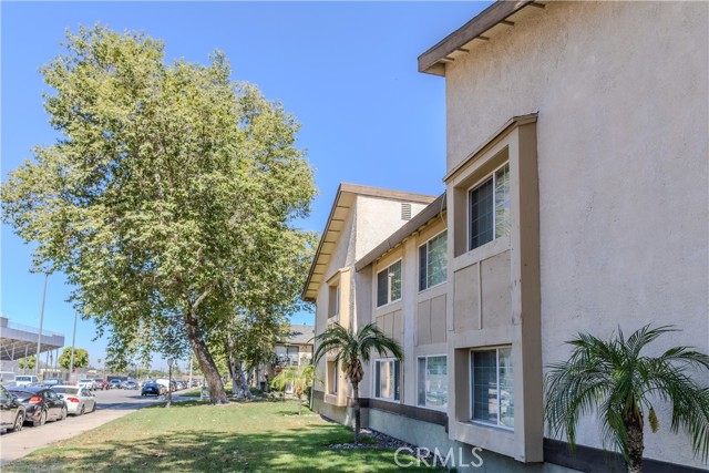 Detail Gallery Image 2 of 30 For 1169 Cornell Ave, Redlands,  CA 92374 - 2 Beds | 2 Baths