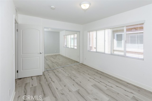 550 E Santa Anita Avenue, Burbank CA: https://media.crmls.org/medias/b342d703-9e61-4ec7-a2a9-94316c81bf3f.jpg