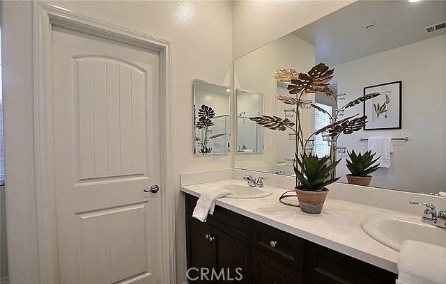 Detail Gallery Image 15 of 22 For 3175 E Yellowstone Dr, Ontario,  CA 91762 - 4 Beds | 3 Baths