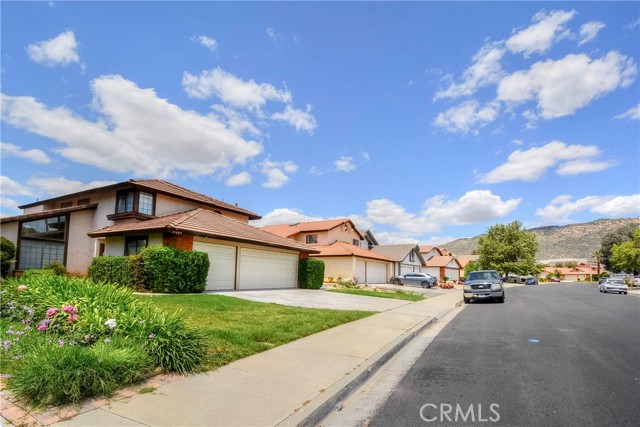 10685 Ridgefield, Moreno Valley CA: https://media.crmls.org/medias/b34375ba-3b91-4c5f-b85d-2f5ae6172cbd.jpg