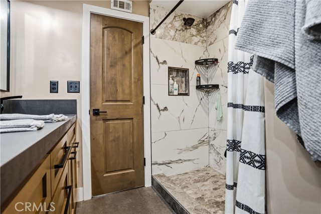 Detail Gallery Image 21 of 69 For 30861 Blackhorse Dr, Canyon Lake,  CA 92587 - 4 Beds | 2/1 Baths