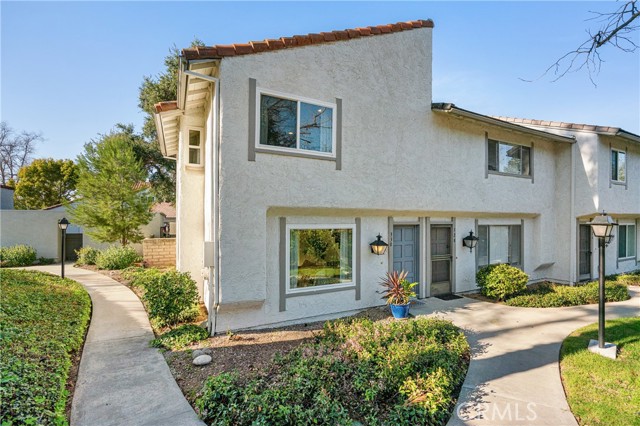 Detail Gallery Image 1 of 1 For 330 Green Moor Pl, Thousand Oaks,  CA 91361 - 2 Beds | 1/1 Baths