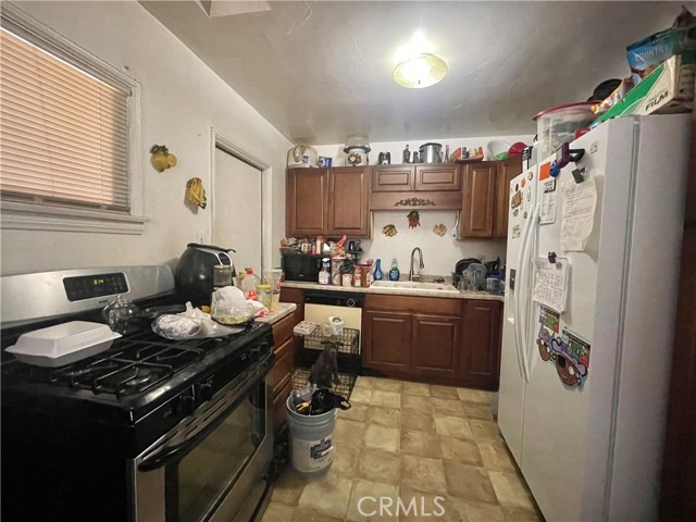 Detail Gallery Image 5 of 14 For 235 E 28th St, San Bernardino,  CA 92404 - – Beds | – Baths