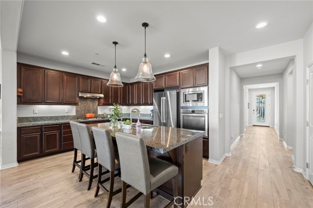 31570 Sweetwater Circle, Temecula CA: https://media.crmls.org/medias/b3470c5e-48c7-43a4-af1c-4438ddc96d32.jpg