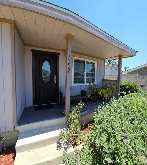 10622 Whitegate Avenue photo 2