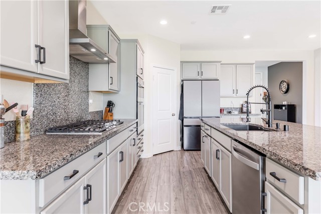 Detail Gallery Image 10 of 43 For 29652 Falcon Hill Dr, Menifee,  CA 92584 - 5 Beds | 3 Baths