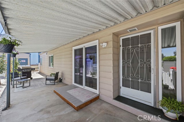 Detail Gallery Image 4 of 39 For 1440 Ridgemont Way, Corona,  CA 92880 - 2 Beds | 2 Baths