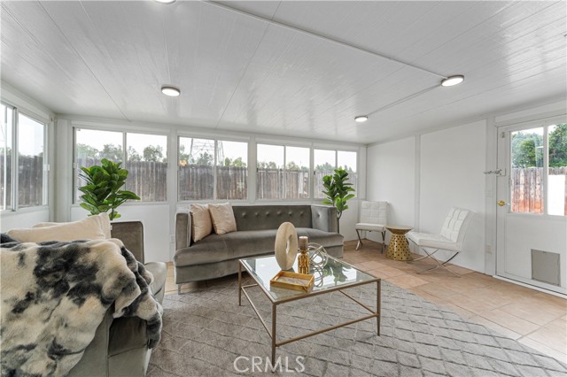 17121 Simonds Street, Granada Hills CA: https://media.crmls.org/medias/b3483b8a-6e9b-4390-a663-4d5769d9ee42.jpg