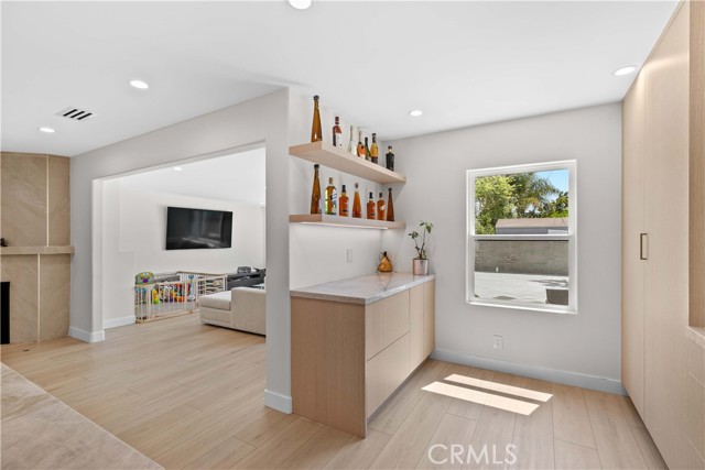 6832 Cantaloupe Avenue, Van Nuys CA: https://media.crmls.org/medias/b34865a0-b7cf-4db5-8599-612dfbb9ca25.jpg
