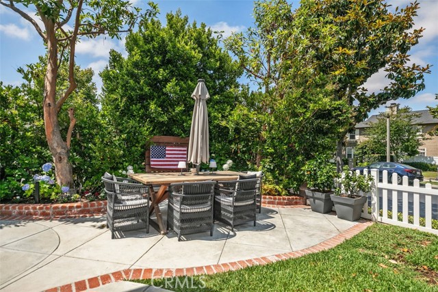 54 Livingston Pl, Ladera Ranch CA: https://media.crmls.org/medias/b34885b9-bbe1-4076-87b4-a35f11751942.jpg