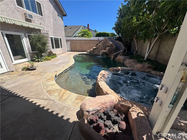 21041 Shaw Lane, Huntington Beach CA: https://media.crmls.org/medias/b349496b-958a-4967-87c3-a3dcd56d6266.jpg