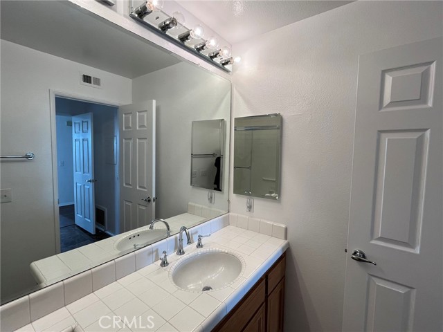 Detail Gallery Image 43 of 69 For 230 Lille Lane 212, Newport Beach,  CA 92663 - 2 Beds | 2 Baths