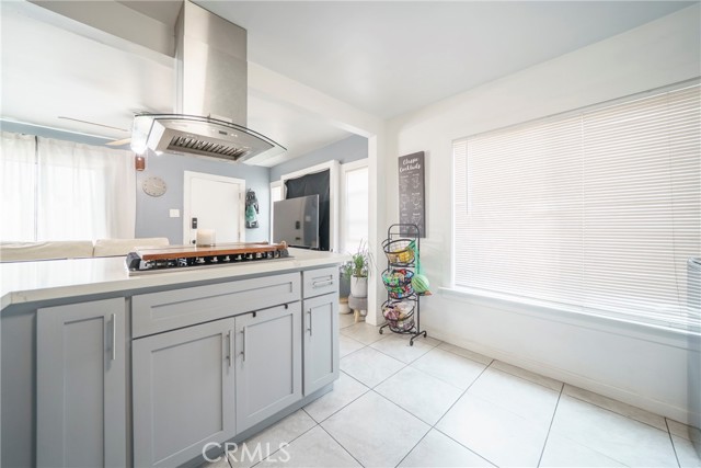 8217 Towne Avenue, Los Angeles CA: https://media.crmls.org/medias/b349ee46-5d3d-4ac9-9643-5afbdf07621d.jpg