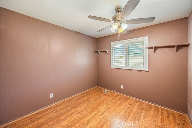 7571 Willow Way, Highland CA: https://media.crmls.org/medias/b34a1e2a-123f-42c3-81b9-35cf62eda823.jpg