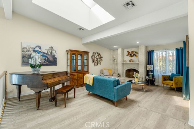 Detail Gallery Image 7 of 74 For 22373 Boating, Canyon Lake,  CA 92587 - 5 Beds | 3 Baths