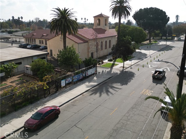 1355 N Gordon Street, Pomona CA: https://media.crmls.org/medias/b34b3dbc-7168-4702-8910-b905526cd3f4.jpg