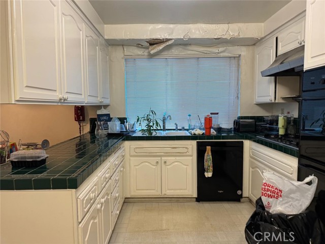10345 Oso Avenue, Chatsworth CA: https://media.crmls.org/medias/b34be9a4-d84e-4428-a0d5-2ac9926e503b.jpg
