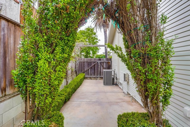 234 Ximeno Avenue, Long Beach CA: https://media.crmls.org/medias/b34c2237-01f2-4cfa-b3b3-199774e18934.jpg
