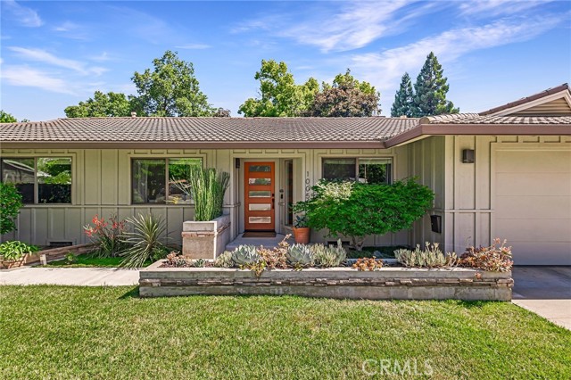 Detail Gallery Image 4 of 69 For 1005 Mildred Ave, Chico,  CA 95926 - 5 Beds | 4 Baths