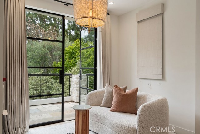 10 Seabluff, Newport Beach CA: https://media.crmls.org/medias/b34cc964-ddc2-4db2-9629-1ca533959612.jpg