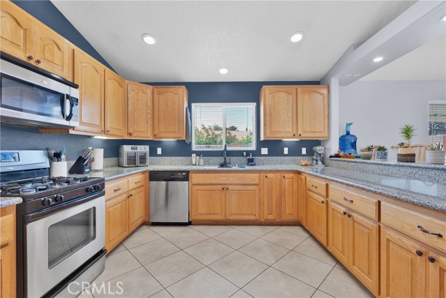14665 Echo Lane, Helendale CA: https://media.crmls.org/medias/b34d0b0d-14e4-4b76-87fe-5c4fa1cdacea.jpg