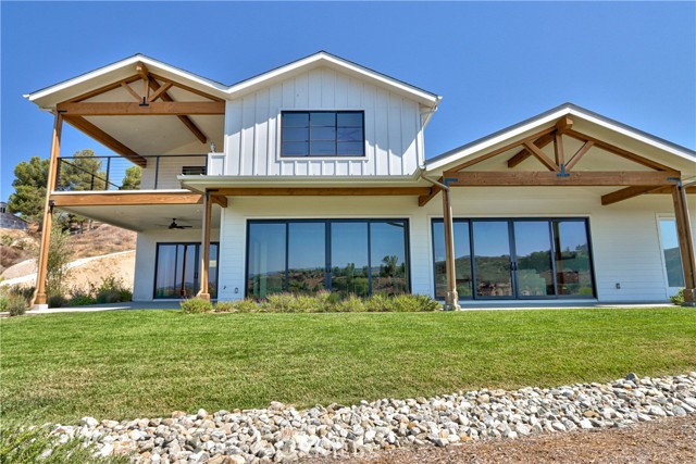 38721 Calle De Toros, Temecula CA: https://media.crmls.org/medias/b34d7889-33c0-42f2-8b89-dcad289a7d44.jpg