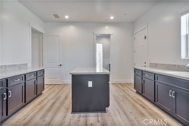 1734 Lester Avenue, Clovis CA: https://media.crmls.org/medias/b34dce3d-37c2-4179-bf55-994de9830418.jpg