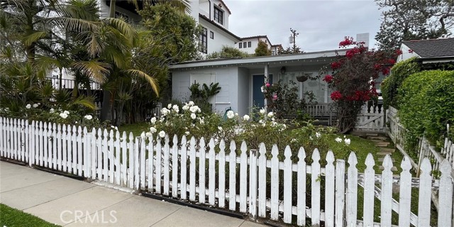 Detail Gallery Image 1 of 3 For 614 Narcissus Ave, Corona Del Mar,  CA 92625 - 3 Beds | 2 Baths