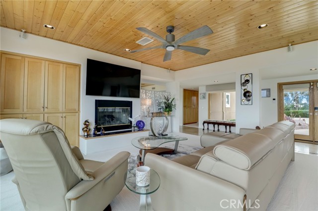 Detail Gallery Image 13 of 75 For 14690 Tyler Rd, Valley Center,  CA 92082 - 5 Beds | 3/1 Baths