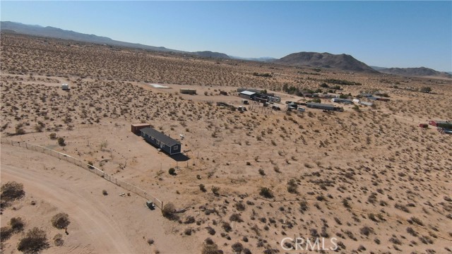 60588 Herdmans Road, Landers CA: https://media.crmls.org/medias/b34fc890-49ac-4472-8763-543160554854.jpg