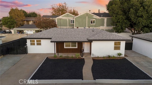 Detail Gallery Image 2 of 35 For 1008 Wallgreen St, Placentia,  CA 92870 - – Beds | – Baths