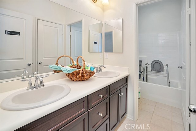 Detail Gallery Image 8 of 38 For 34852 Silversprings, Murrieta,  CA 92563 - 4 Beds | 3/1 Baths