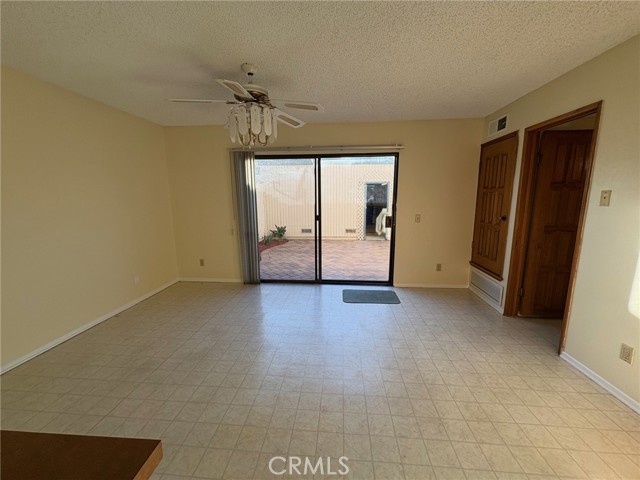 Detail Gallery Image 6 of 44 For 9821 Sun Valley, Montclair,  CA 91763 - 3 Beds | 2/1 Baths