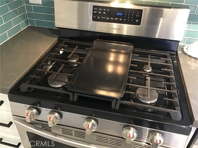 9144 Oakleaf Court, Hesperia CA: https://media.crmls.org/medias/b3504bef-c7ce-453a-beeb-8812a9e33f14.jpg