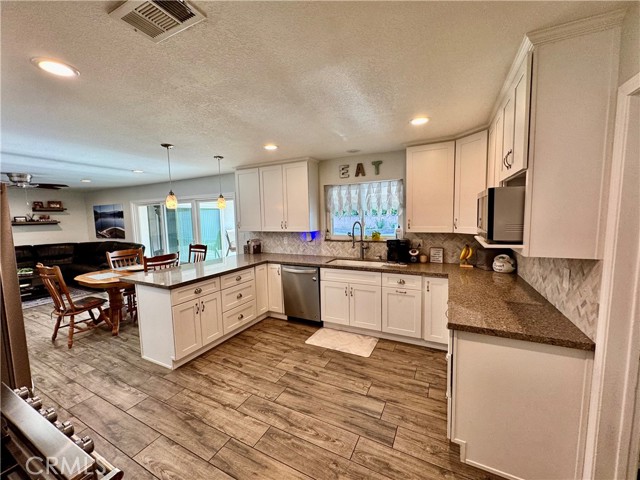 Detail Gallery Image 9 of 35 For 1795 N 1st Ave, Upland,  CA 91784 - 4 Beds | 3 Baths