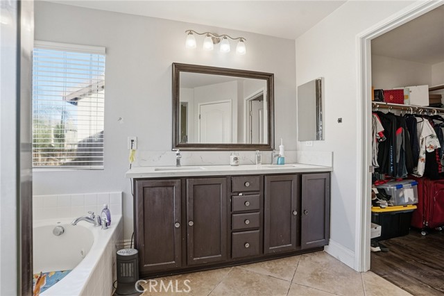 Detail Gallery Image 28 of 44 For 3902 Bluff, Perris,  CA 92571 - 4 Beds | 2/1 Baths
