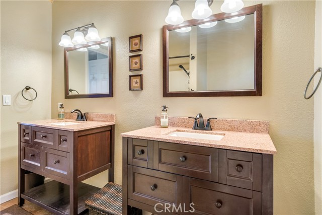 Detail Gallery Image 17 of 32 For 39576 Oak Glen Rd, Fawnskin,  CA 92333 - 2 Beds | 2 Baths