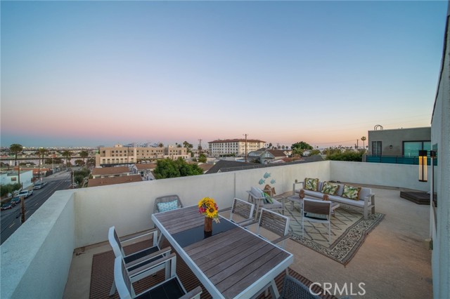 Detail Gallery Image 26 of 32 For 273 W 8th St, San Pedro,  CA 90731 - 4 Beds | 3/1 Baths
