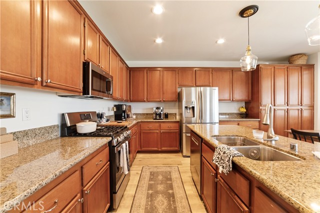 Detail Gallery Image 12 of 38 For 3872 Taconite, San Bernardino,  CA 92407 - 4 Beds | 2/1 Baths