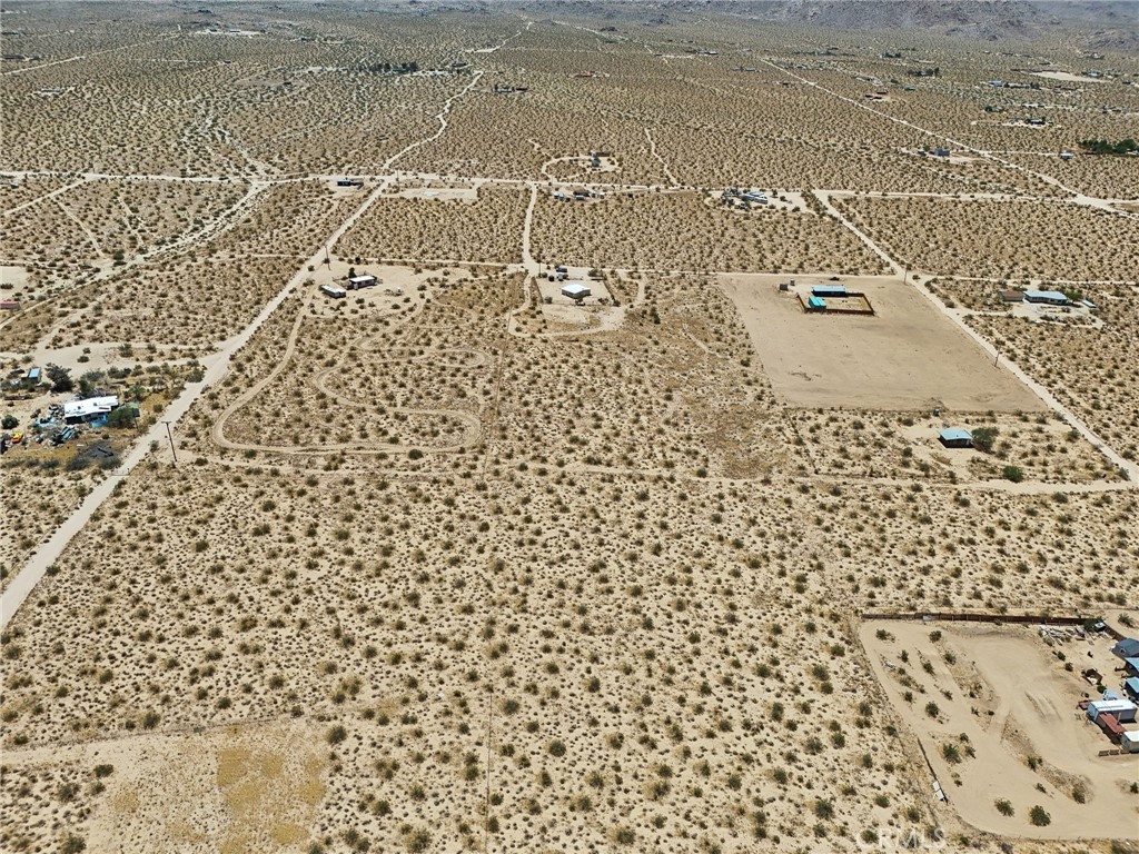 https://media.crmls.org/medias/b351472a-5786-4dd4-8974-fd21c71e9b92.jpg?preset=X-Large