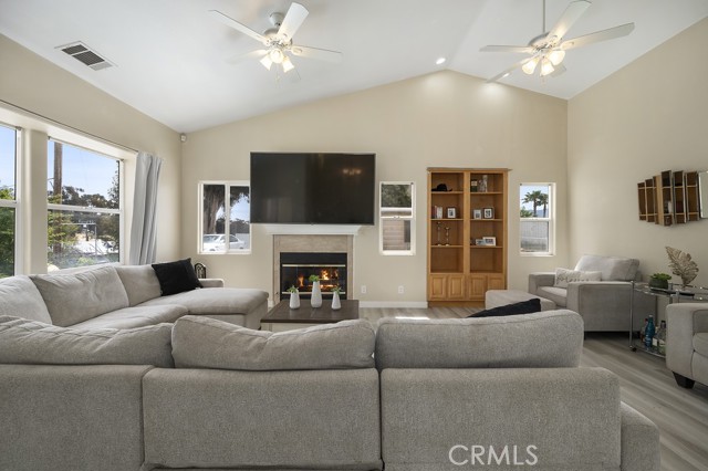 Detail Gallery Image 12 of 29 For 16495 Stevens Ave, Lake Elsinore,  CA 92530 - 3 Beds | 2/1 Baths