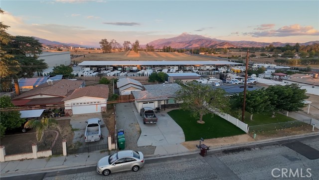 174 Maple Avenue, Beaumont CA: https://media.crmls.org/medias/b351fd1e-f62c-43ca-b095-bd18ac12cc24.jpg