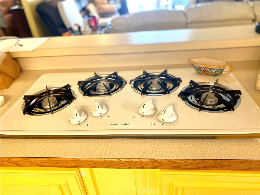 https://media.crmls.org/medias/b35303b7-e0f4-4b97-82c2-7dac68c26cfb.jpg?preset=X-Large