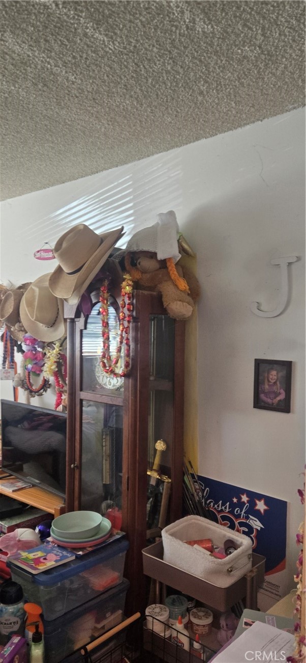 4527 Kickapoo Court, San Diego CA: https://media.crmls.org/medias/b3538d3d-082a-4faf-86a3-7f2194167c7d.jpg