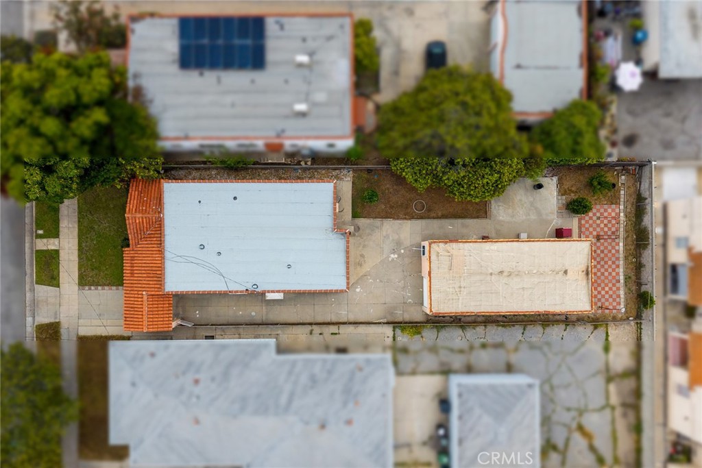 https://media.crmls.org/medias/b353ce36-bec7-4b65-9a49-c5a61e54143d.jpg?preset=X-Large